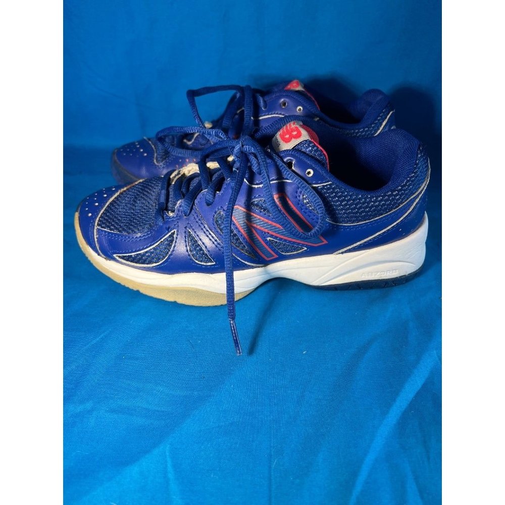 Boys New Balance Tennis Shoes 696 Size 5.5
